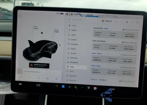 2019 Tesla Model 3 из США, поврежденный, VIN 5YJ3E1EB9KF385481